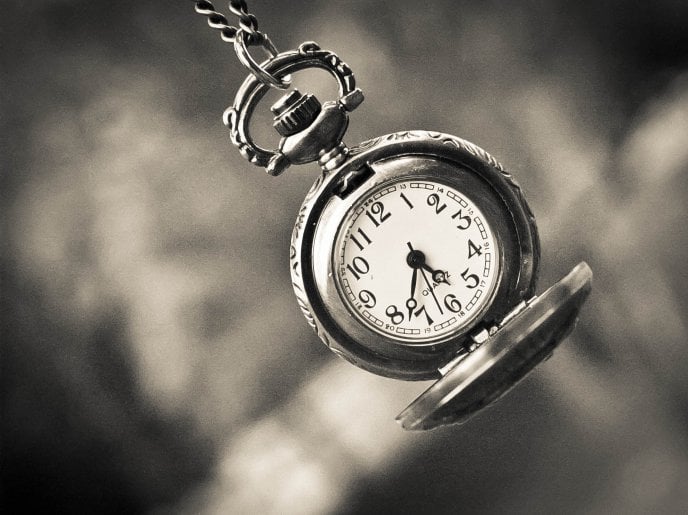 5675_Time-is-precious-old-Quartz-clock